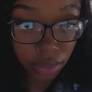 Meet your Posher, Jakia